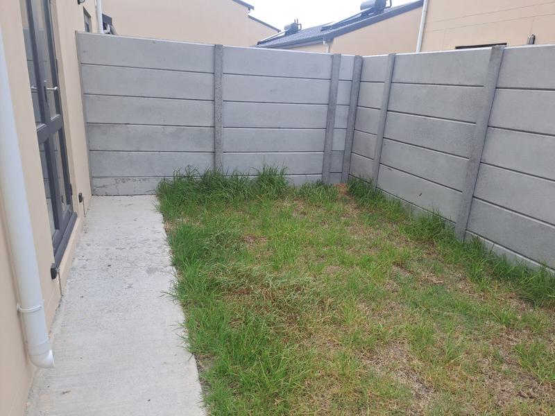 To Let 2 Bedroom Property for Rent in Austinville Western Cape